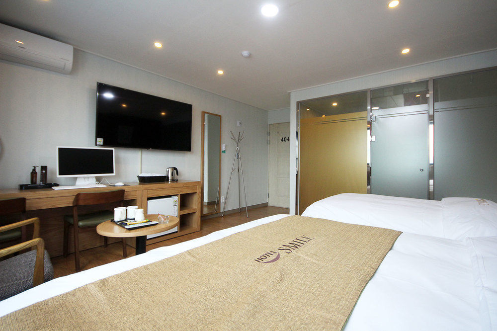 Smile Hotel Jeonju Exterior photo